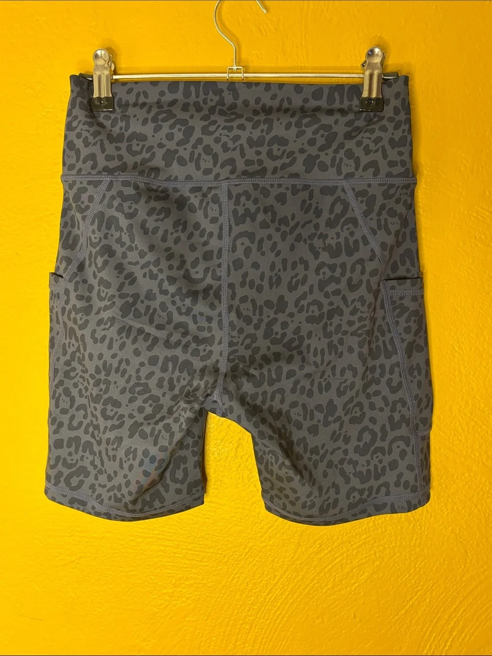 HALARA S NWT Dark Gray Blue Leopard Print High-Waist Pocket Biker Shorts